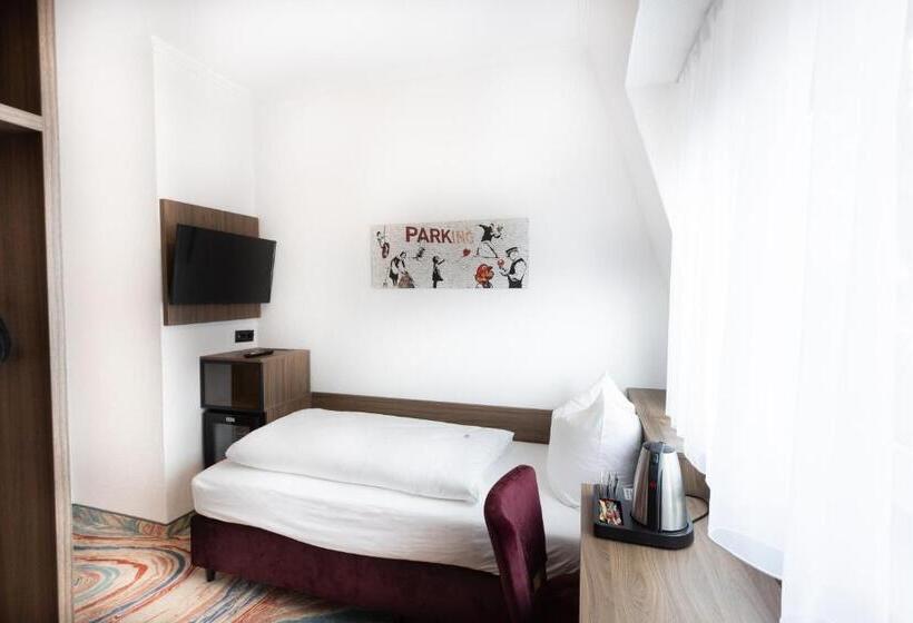 Номер Стандарт Индивидуальный, Firzlaff S