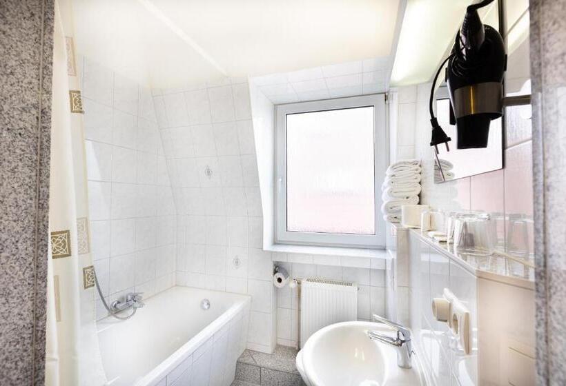 Семейный Номер, Firzlaff S