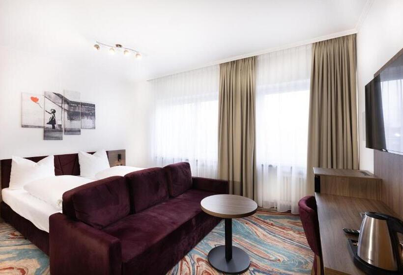 Семейный Номер, Firzlaff S