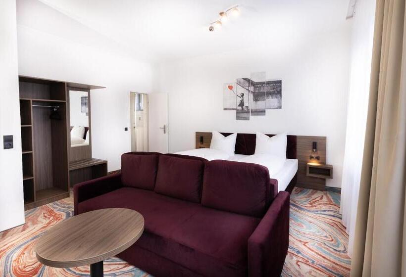 Семейный Номер, Firzlaff S