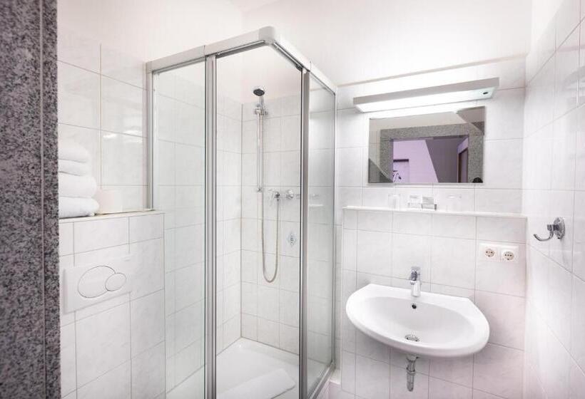 Семейный Номер, Firzlaff S