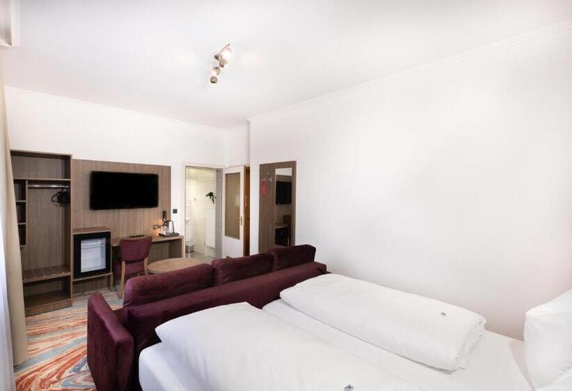 Семейный Номер, Firzlaff S