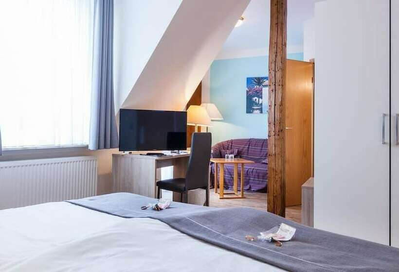 スタンダードルーム, Hansen