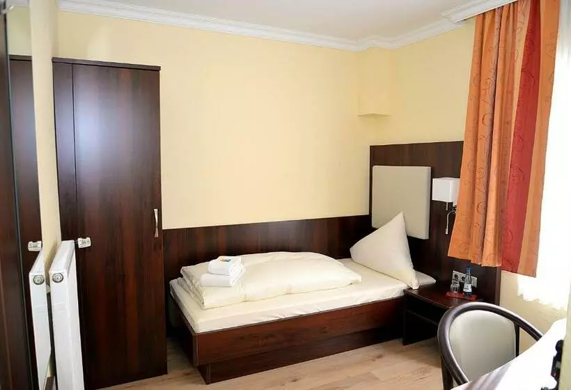 اتاق استاندارد یک نفره, Neugrabener Hof
