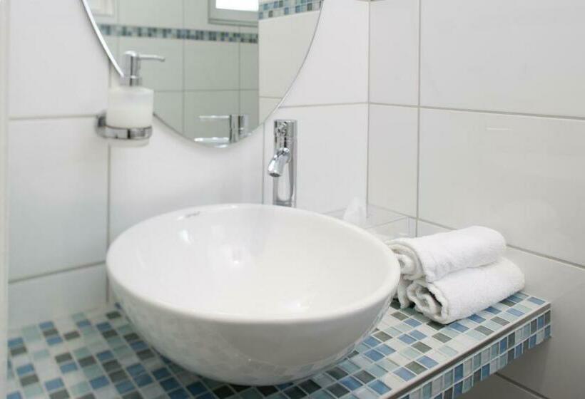 标准单人间, Parkfrieden