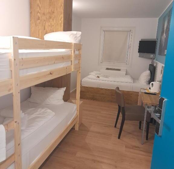 חדר סטנדרט לשלושה, T3 Budget Berlin Hennigsdorf