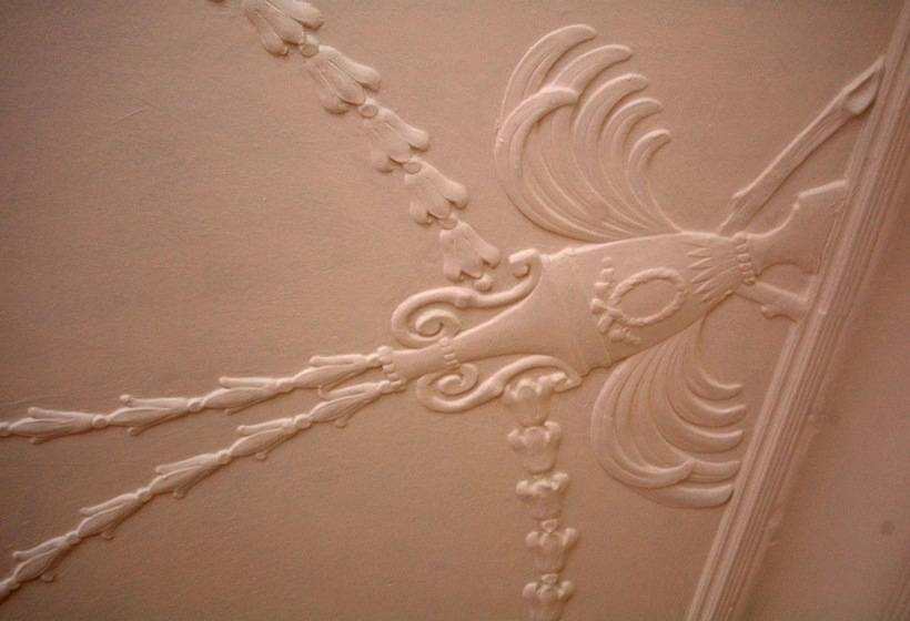 Номер Стандарт, The Avalon