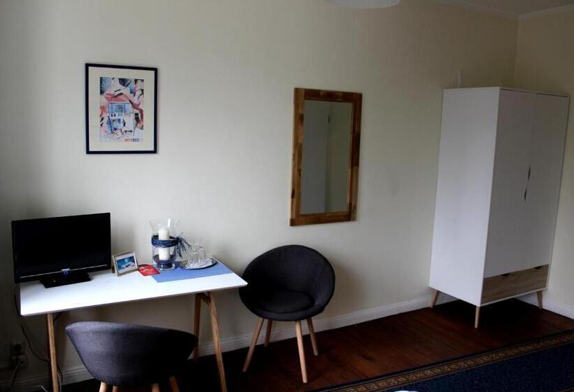 스탠다드 싱글 룸, The Avalon