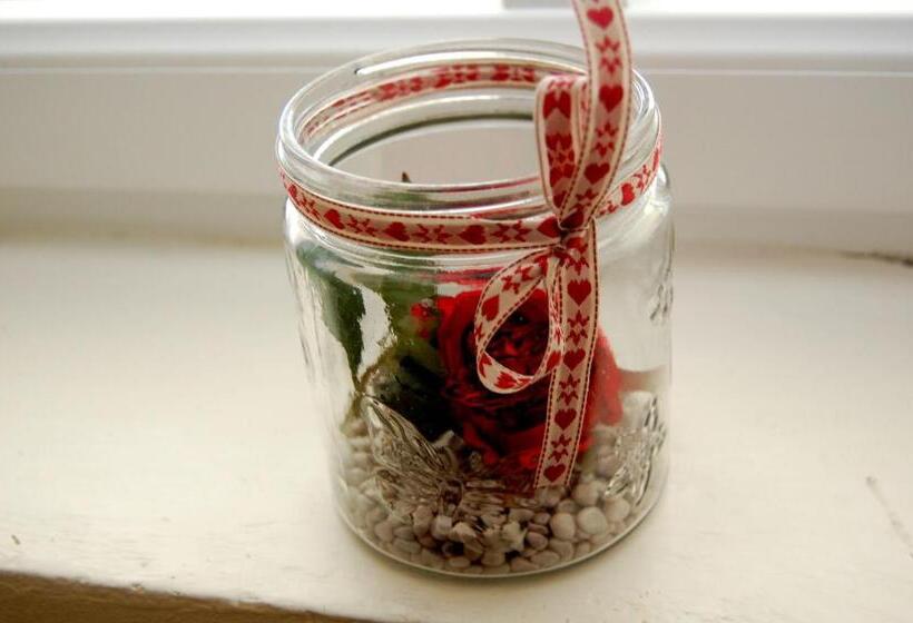 이코노미 룸 공용욕실, The Avalon