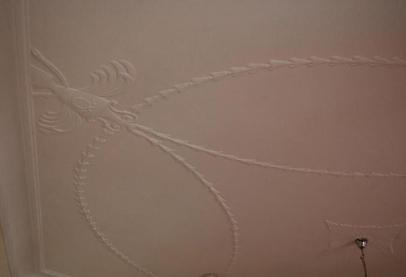 스탠다드 룸, The Avalon