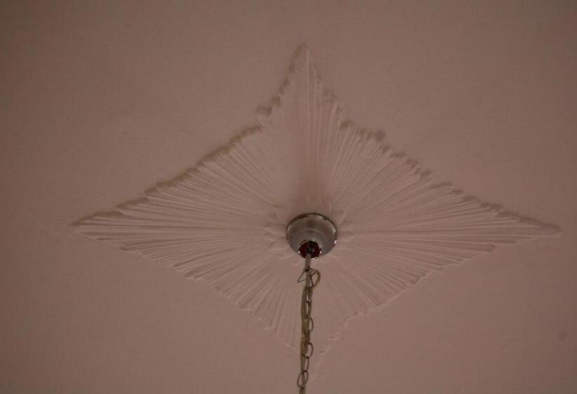 스탠다드 룸, The Avalon