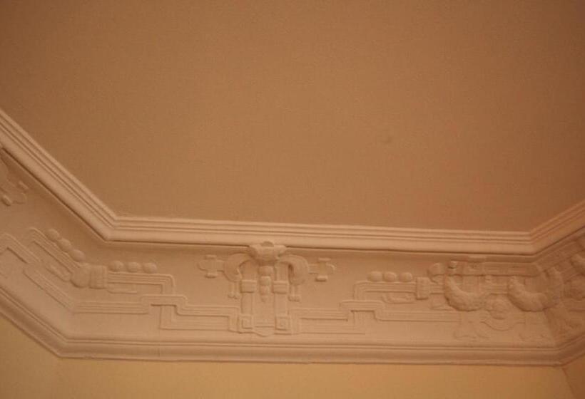 Люкс, The Avalon