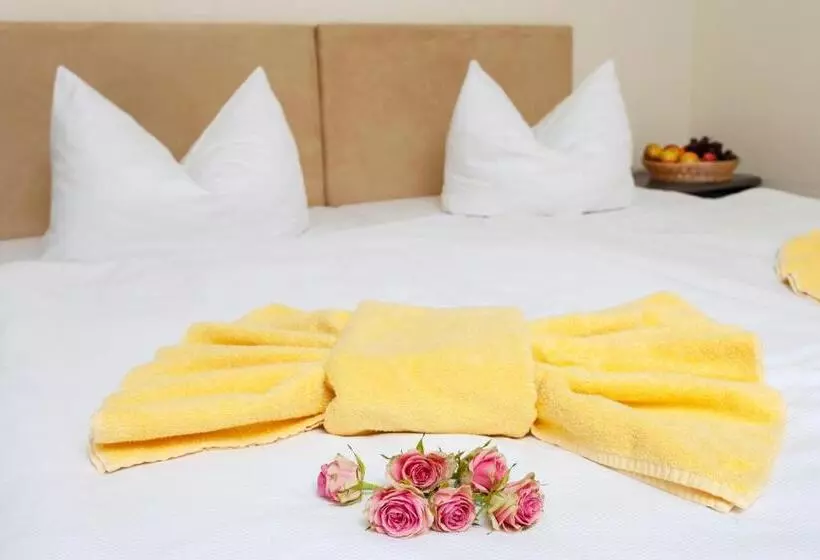 Standard Triple Room, Willmersdorfer Hof