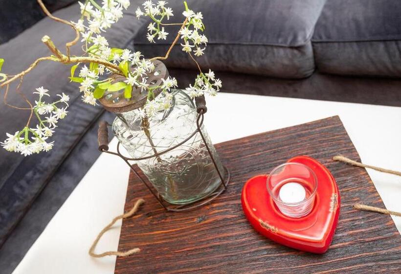 스위트, Villa Waldfrieden