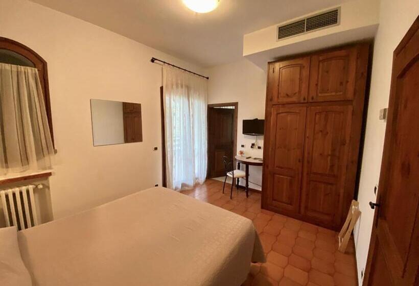 Номер Deluxe с Балконом, Casale Del Fattore