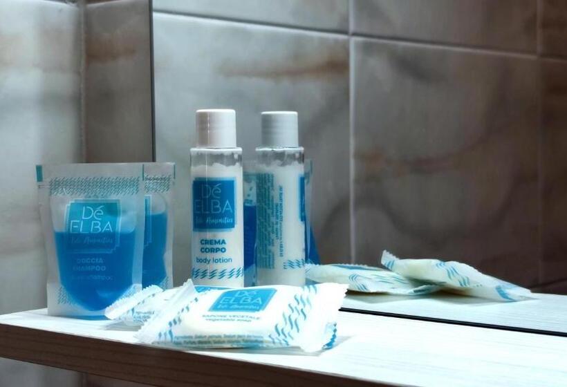 带大床的标准间, Golfo Azzurro