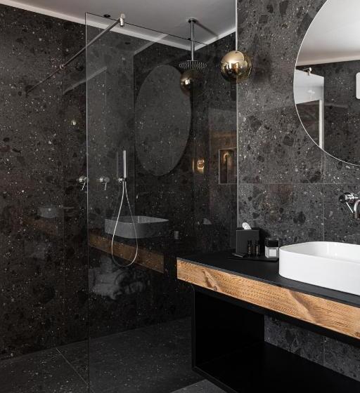 带按摩浴盆的套房, Alpuris   Your Boutique Suite   Hotel B&b