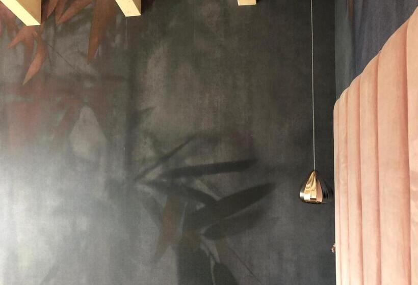 带按摩浴盆的套房, Alpuris   Your Boutique Suite   Hotel B&b