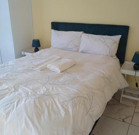 اتاق استاندارد, Jacmo Guest House