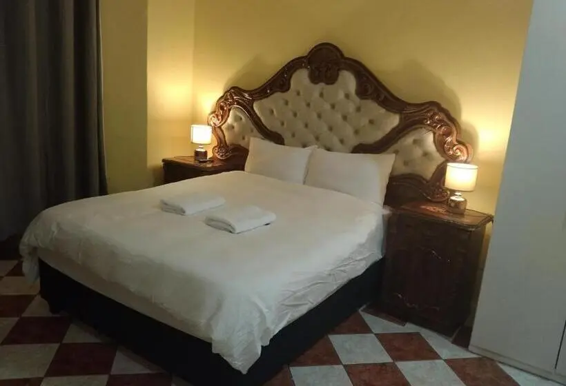 スタンダードトリプルルーム, Jacmo Guest House