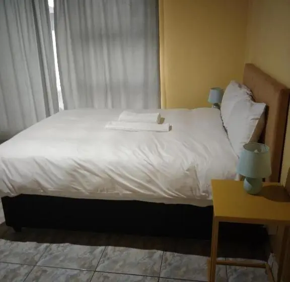 デラックスルーム, Jacmo Guest House