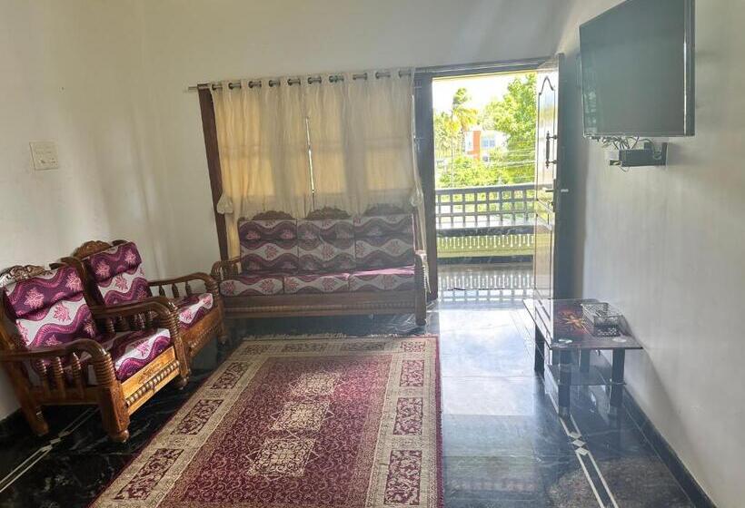 家庭套房, Yuga Guest House