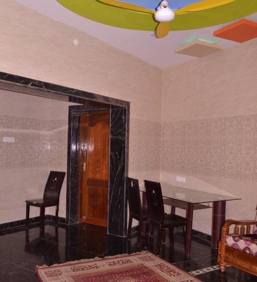 家庭套房, Yuga Guest House