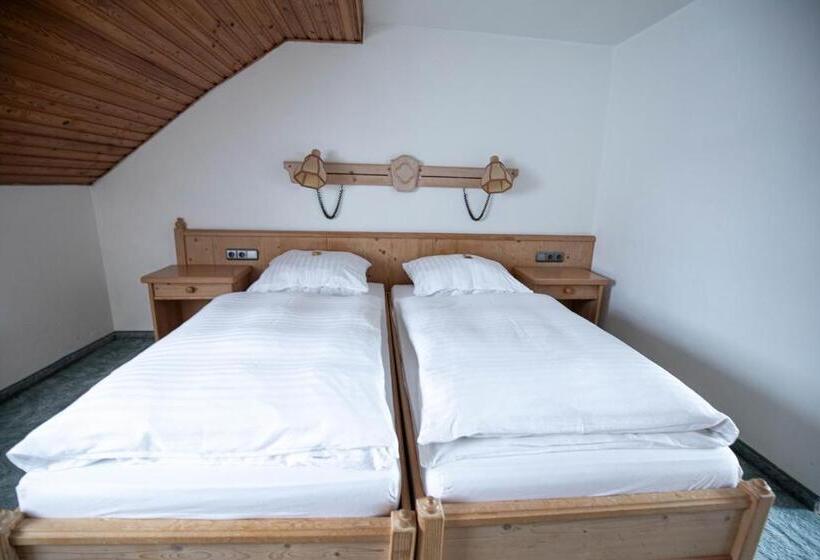 Люкс, Landhotel Jägerhof