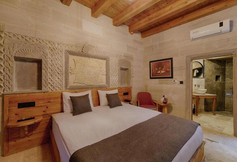 Люкс с Террасой, Concept Cave Suites