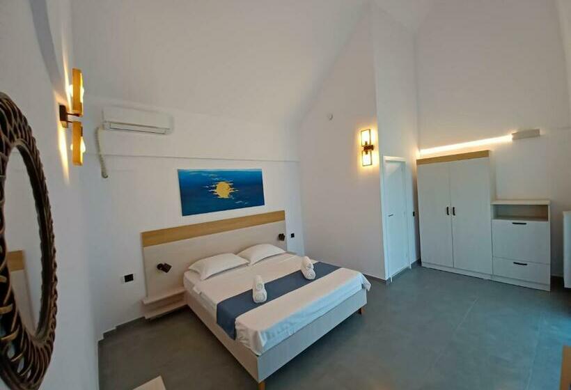 Номер Стандарт с Террасой, Déjà Blue   Adult Only