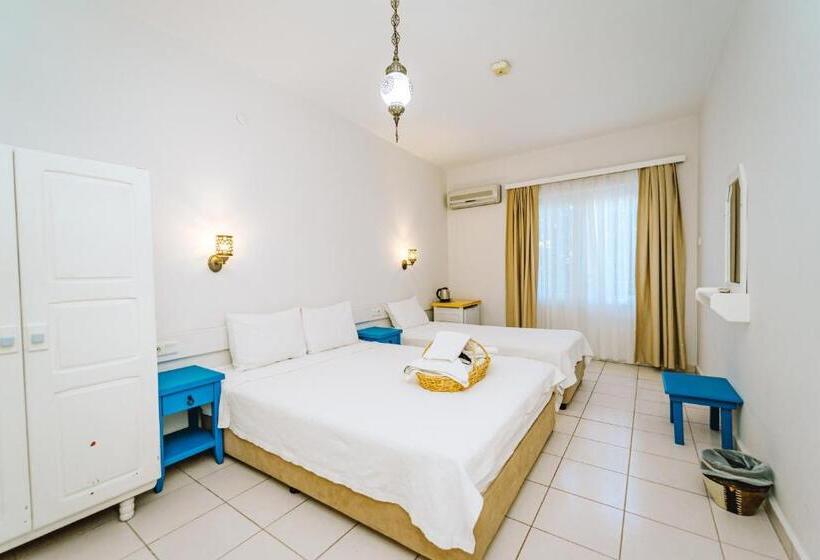 اتاق استاندارد سه نفره, Golden Lighthouse