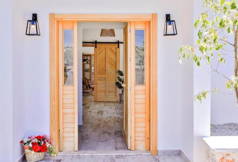 خانه 1 خوابه, Golden Lighthouse