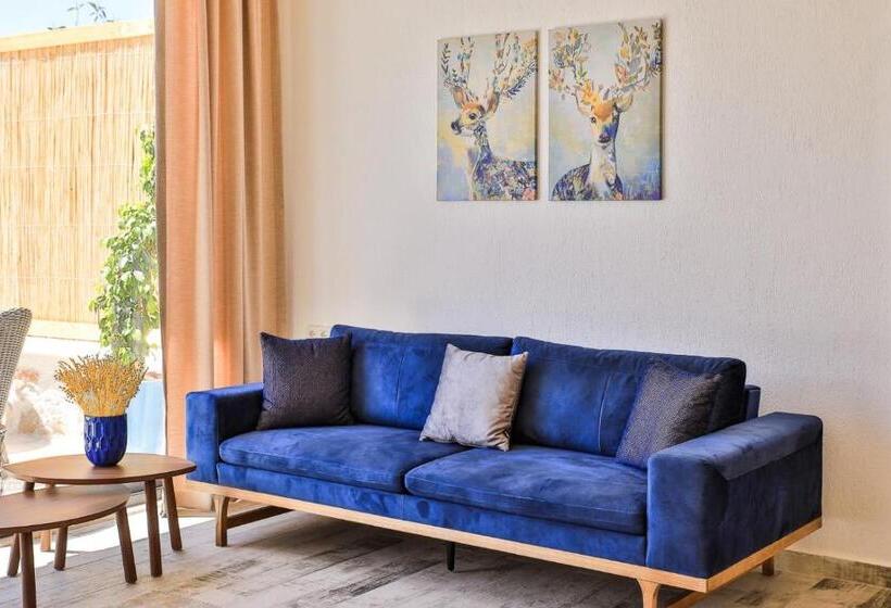 خانه 1 خوابه, Golden Lighthouse