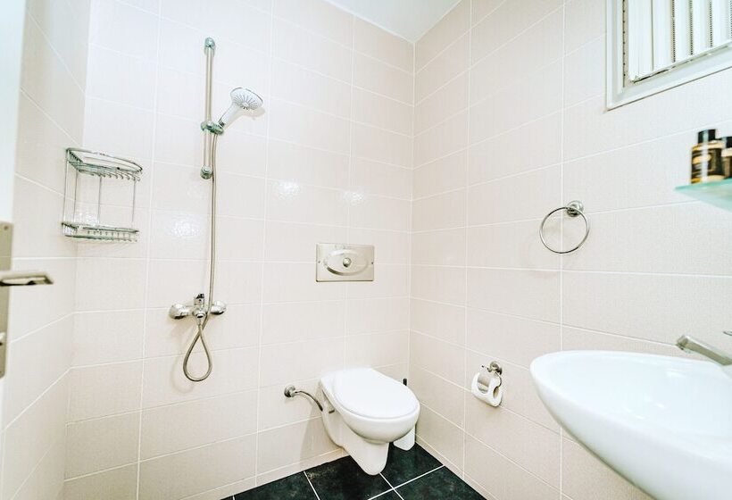 اتاق استاندارد, Golden Lighthouse