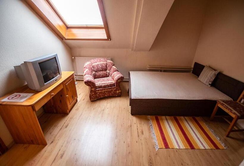 آپارتمان 1 خوابه, Il Gallo Nero   Fekete Kakas étterem és Panzió