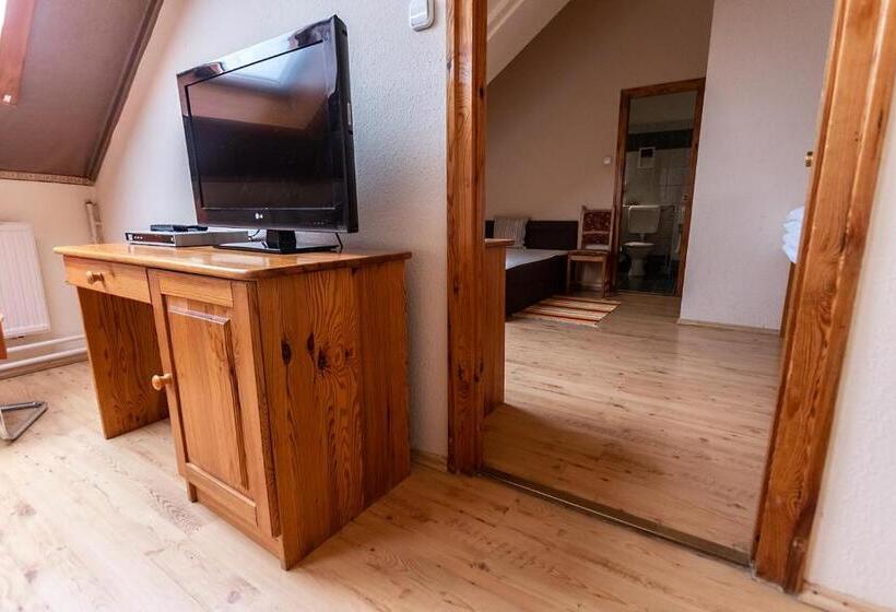 آپارتمان 1 خوابه, Il Gallo Nero   Fekete Kakas étterem és Panzió