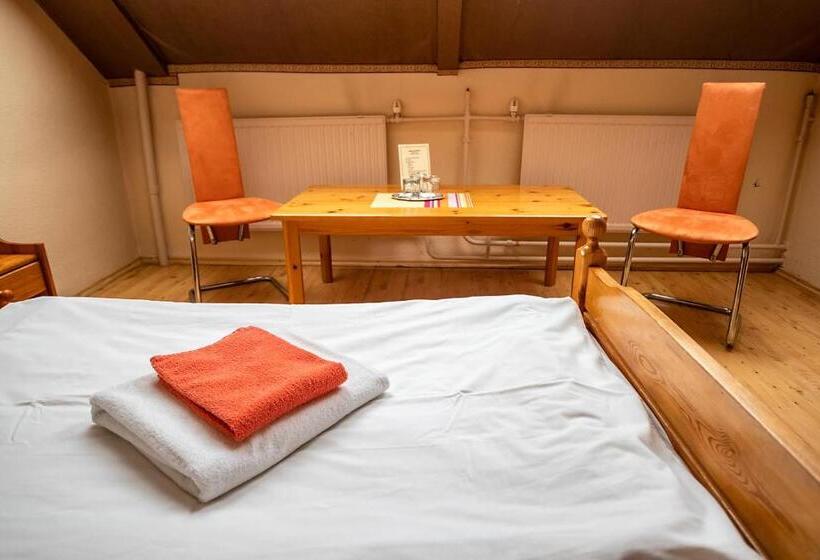 דירת חדר, Il Gallo Nero   Fekete Kakas étterem és Panzió