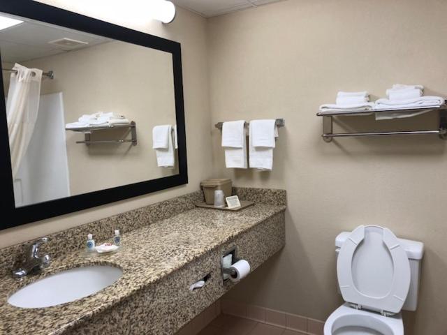 이그제큐티브 스위트 킹침대, Inn At Clinton