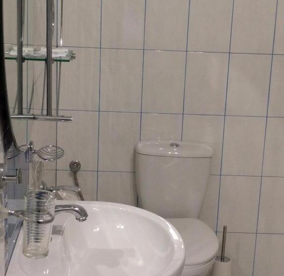 اتاق استاندارد سه نفره, Kaiser