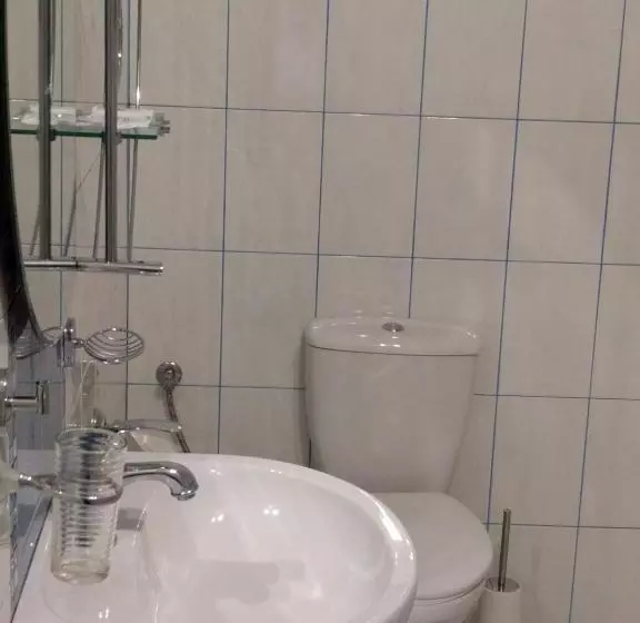Standard Kolmen Hengen Huone, Kaiser