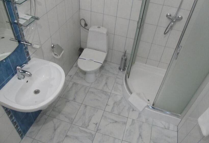 اتاق استاندارد سه نفره, Kaiser