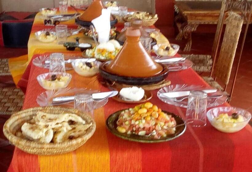 חדר סטנדרט לשלושה, Kasbah Dar Dmana