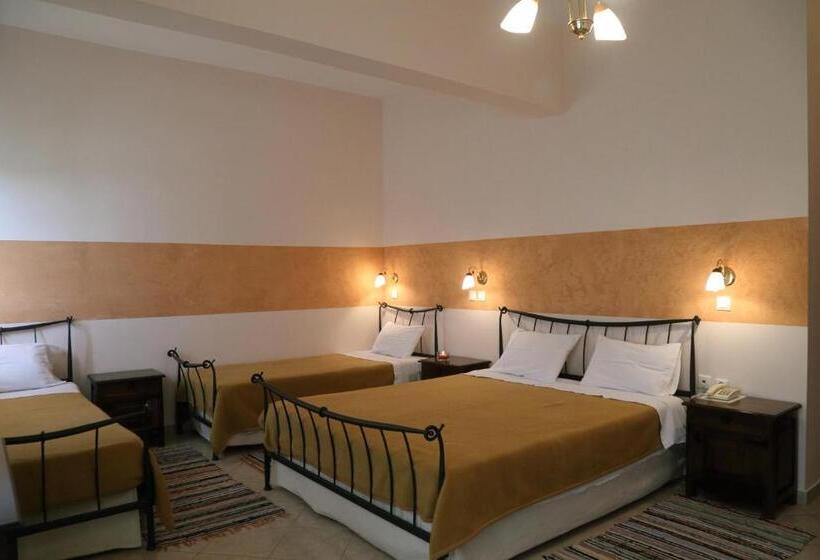 חדר סטנדרט לארבעה, Mani