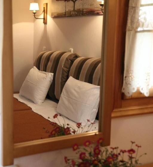 חדר סטנדרט, Mani