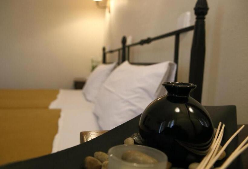 חדר סטנדרט, Mani