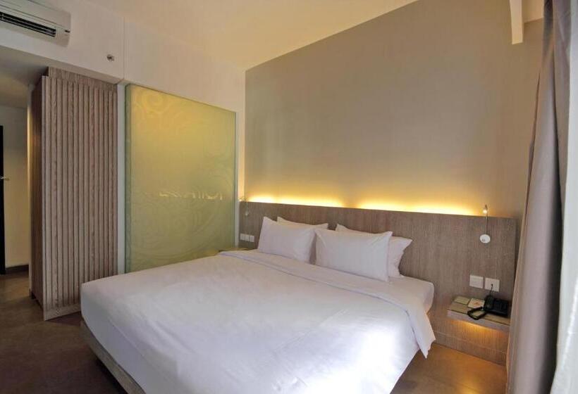 디럭스 룸 킹사이즈 침대, Santika Siligita Nusa Dua