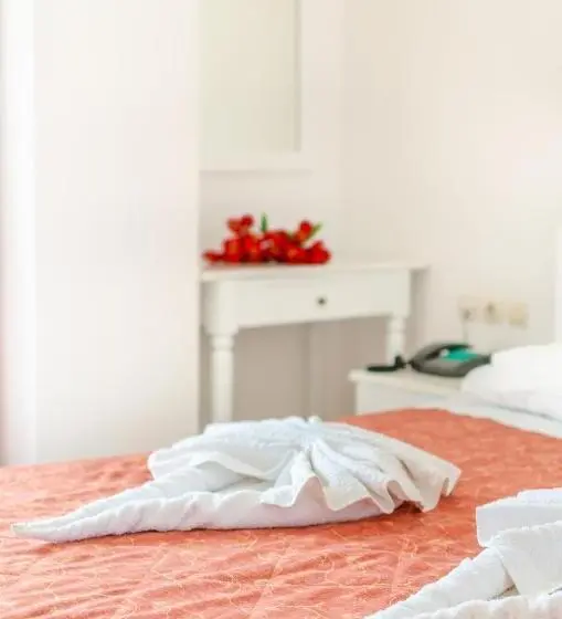 اتاق اکونومی, Irini Apartments