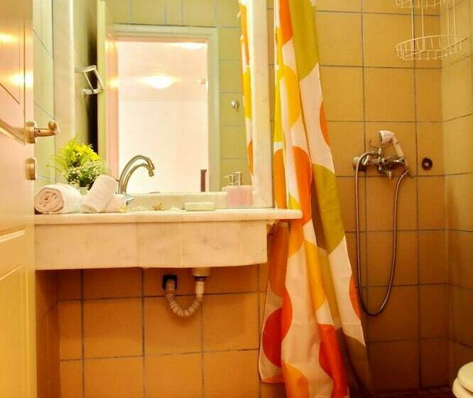 شقة غرفة واحدة, Irini Apartments