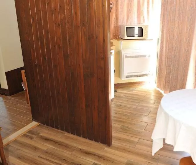 استودیوی استاندارد, Niki Hotel Apartments