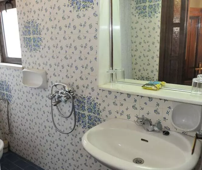 استودیوی استاندارد, Niki Hotel Apartments